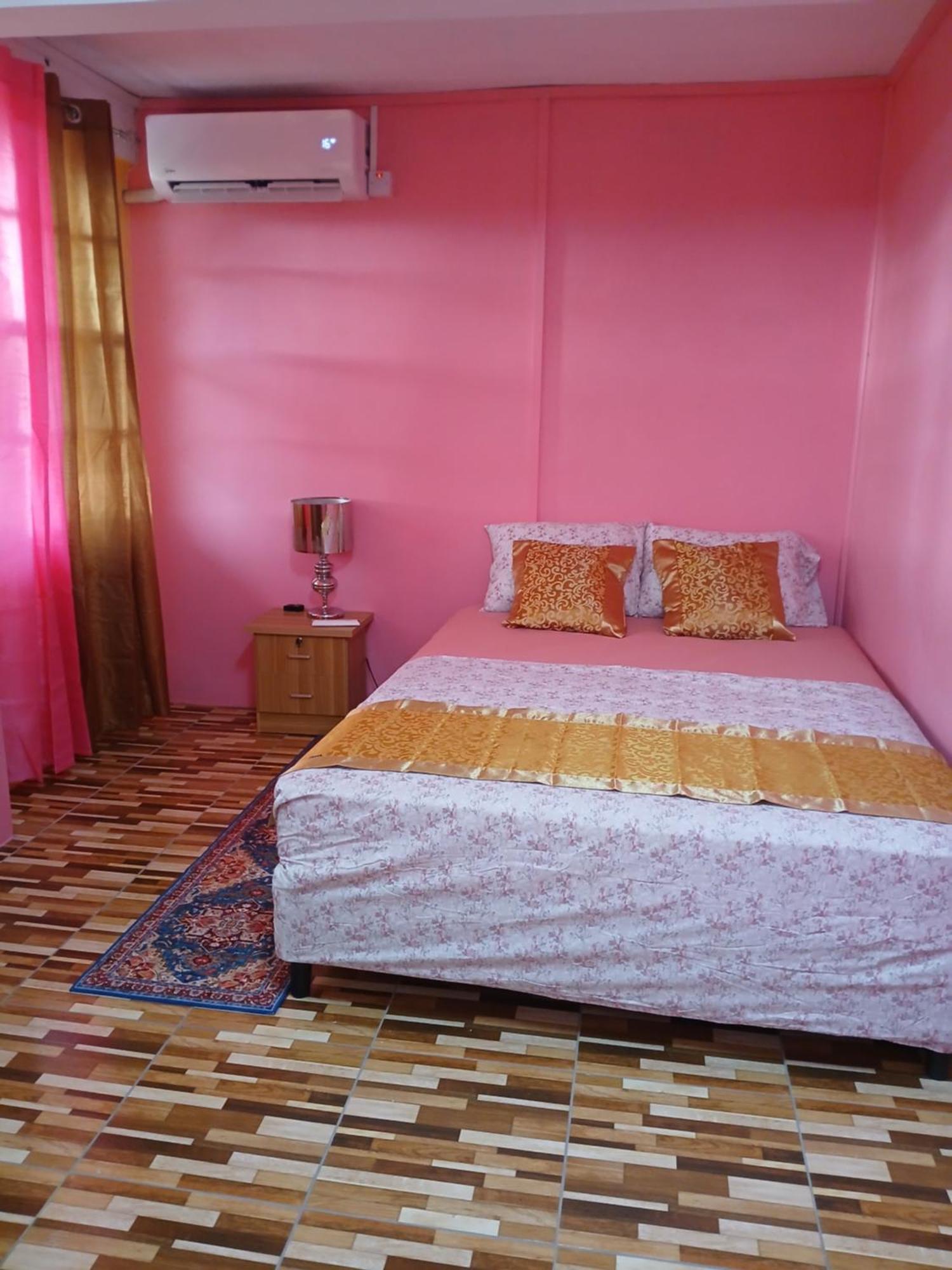 Natrue'S Haven Bed & Breakfast Marigot Exterior photo